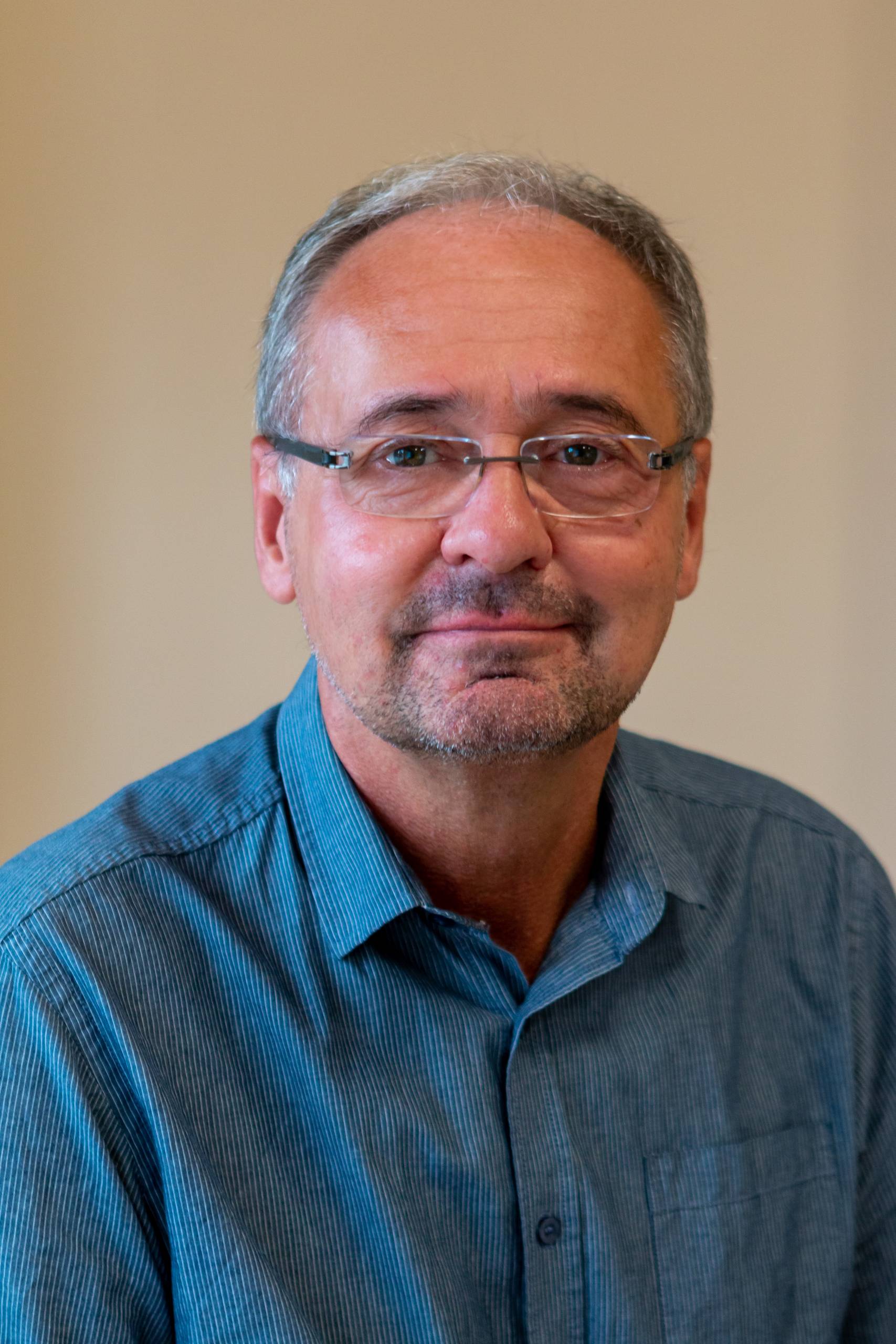 Dr. Hartai Tamás — fül-orr-gégész főorvos, audiológus szakorvos